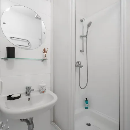 Church Through The Window Апартаменты